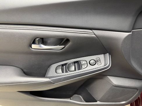 Used 2024 Nissan Sentra SV FWD image 10