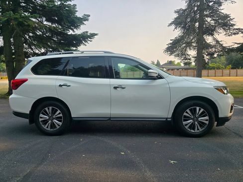 Used 2017 Nissan Pathfinder S AWD/4WD image 7