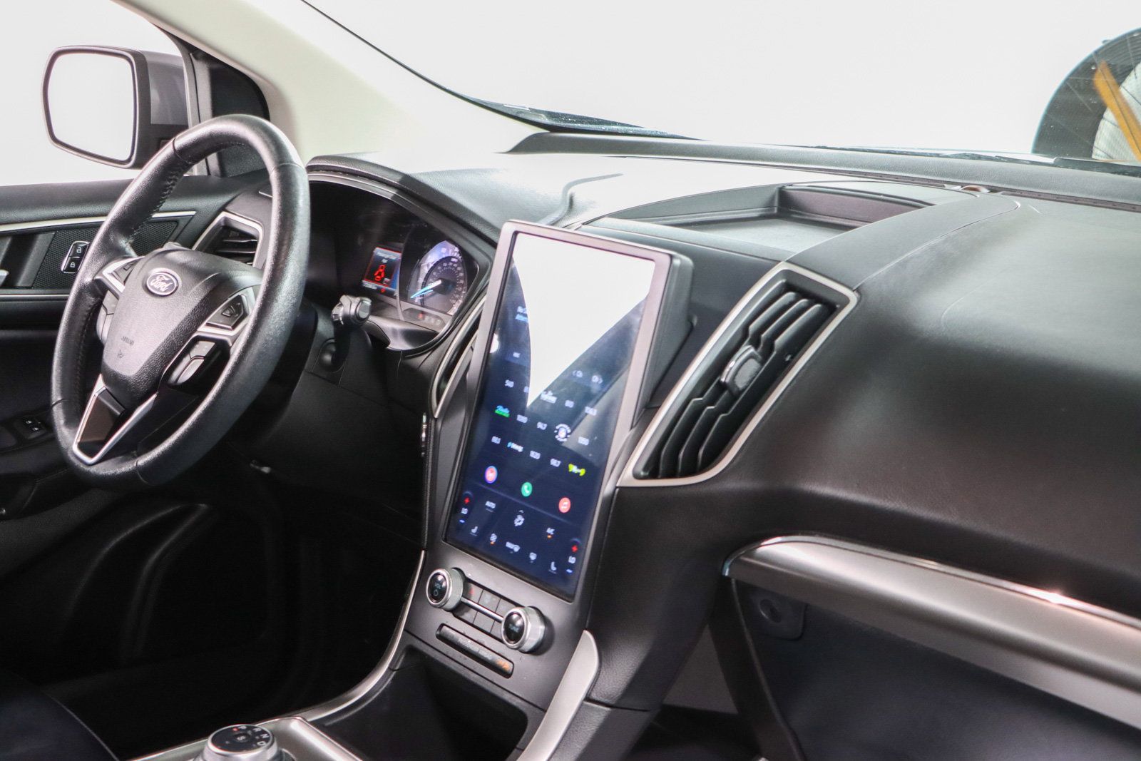 Used 2022 Ford Edge SEL AWD/4WD image 25