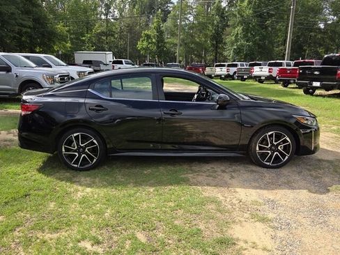 Used 2024 Nissan Sentra SR w/ SR Premium Package FWD image 15