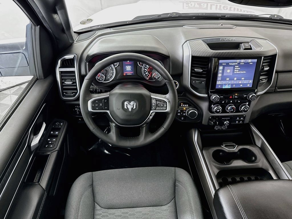 Used 2025 RAM 1500 Big Horn AWD/4WD image 4