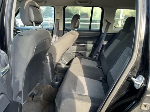 Used 2017 Jeep Patriot Latitude image 12