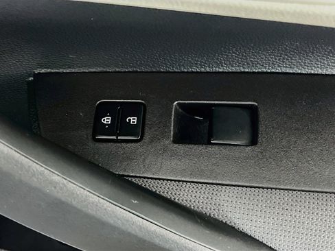 Used 2025 Toyota Corolla LE FWD image 29