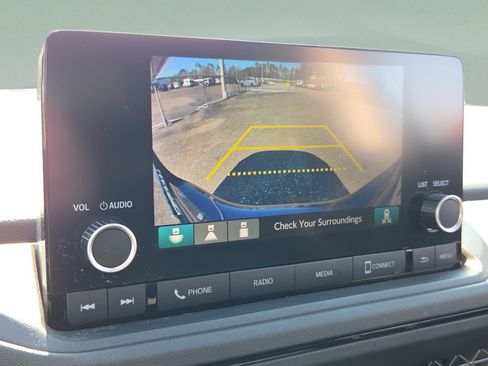 Used 2023 Honda Accord EX image 32