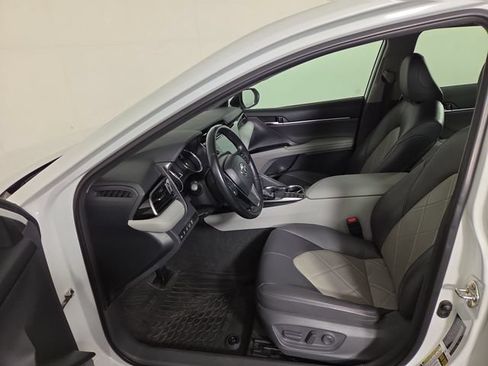 Used 2019 Toyota Camry XLE w/ Driver Assist Package FWD image 14