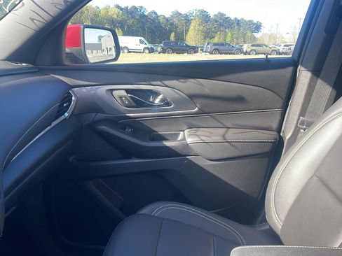 Used 2023 Chevrolet Traverse LT image 22