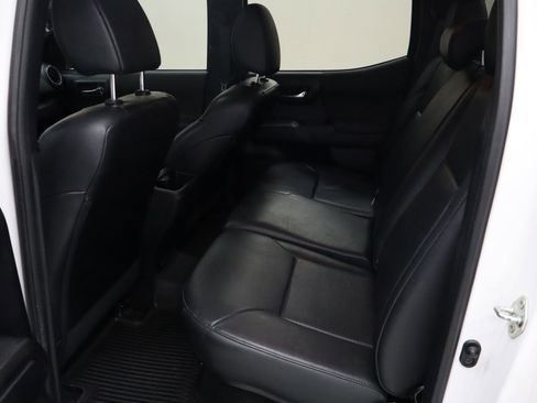 Used 2020 Toyota Tacoma TRD Off-Road w/ TRD Premium Off Road Package image 27