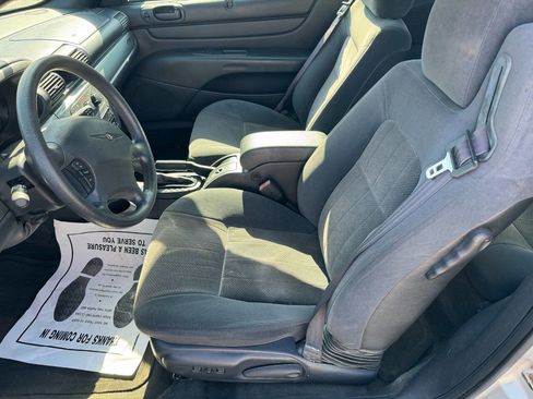 Used 2004 Chrysler Sebring GTC image 12