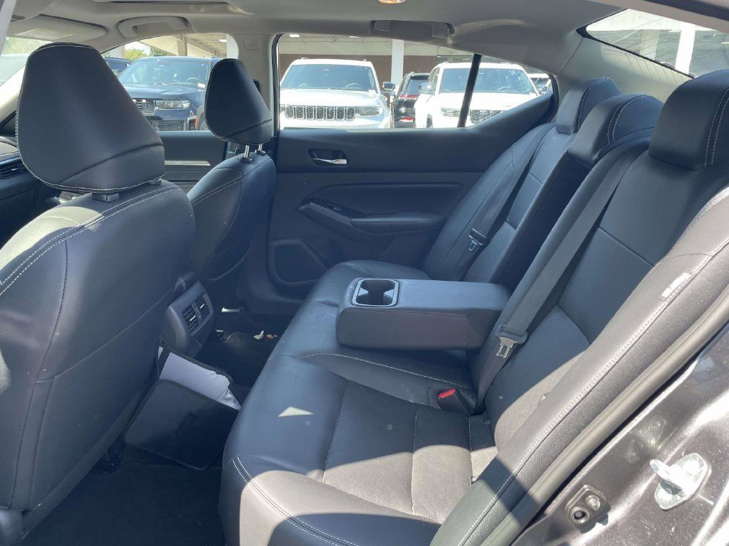 Used 2023 Nissan Altima 2.5 SL FWD image 16