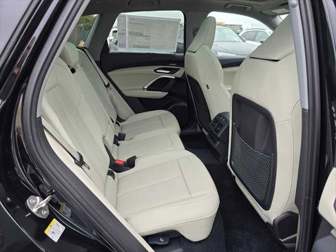 New 2025 Audi Q5 Prestige image 13