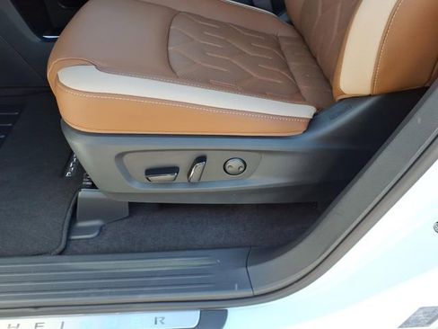 New 2026 Nissan Pathfinder Platinum AWD/4WD image 7