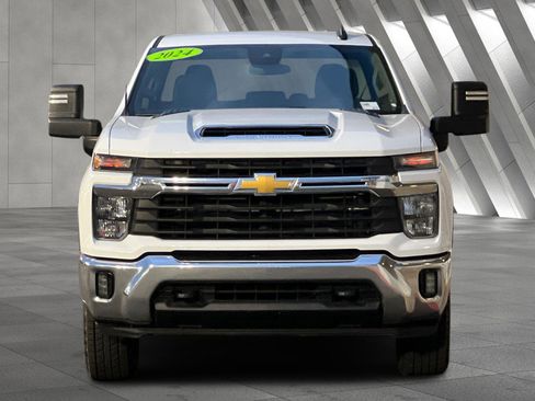 Used 2024 Chevrolet Silverado 2500 LT image 9