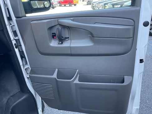 Used 2014 Chevrolet Express 1500 RWD image 33