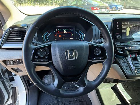 Used 2022 Honda Odyssey Touring image 14