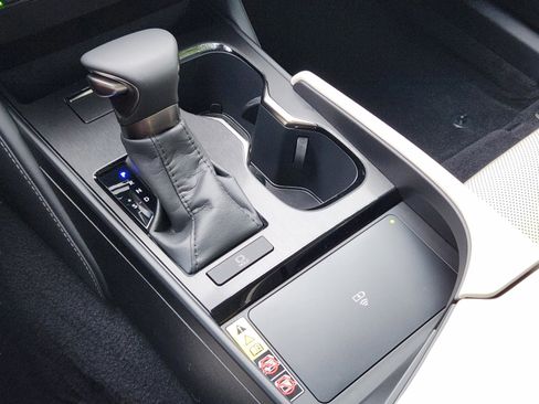 Used 2025 Lexus ES 350 w/ Premium Package image 14