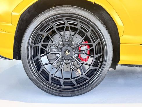 Used 2021 Lamborghini Urus image 14