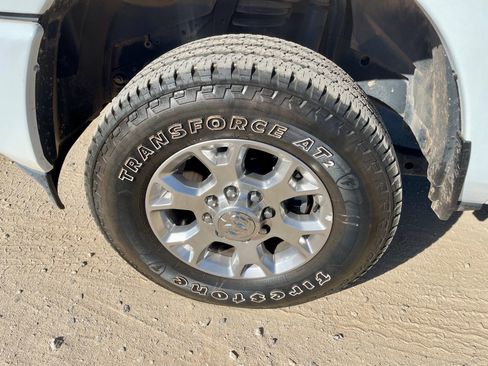 Used 2024 RAM 2500 Laramie AWD/4WD image 9