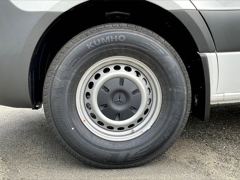 New 2025 Mercedes-Benz Sprinter 2500 image 8