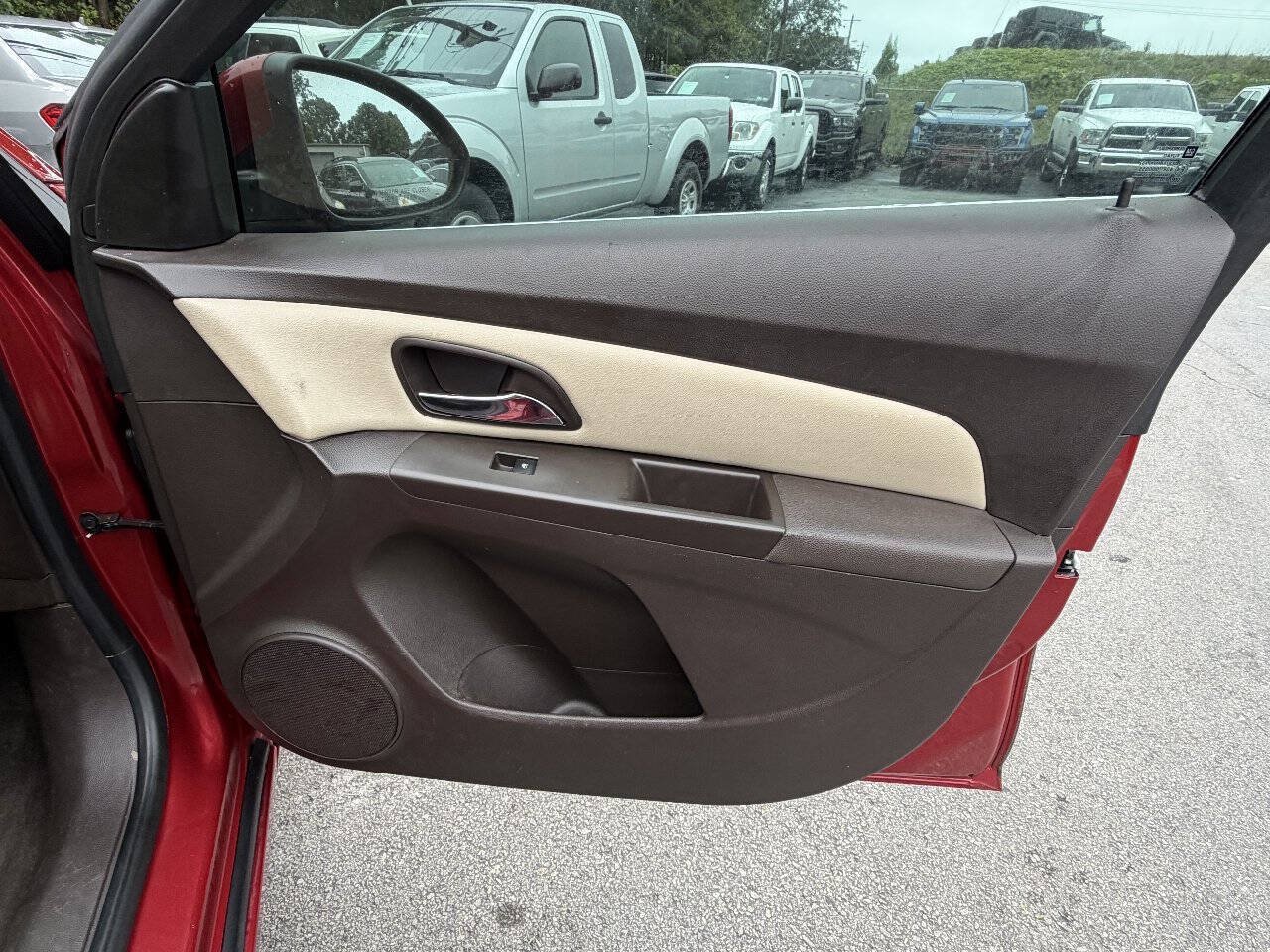 Used 2014 Chevrolet Cruze LT FWD image 16