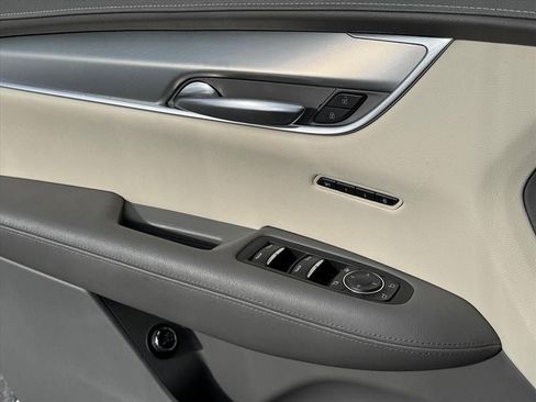 Used 2021 Cadillac XT5 Premium Luxury image 17