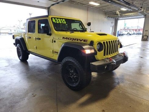 Used 2023 Jeep Gladiator Mojave w/ Cold Weather Group image 5