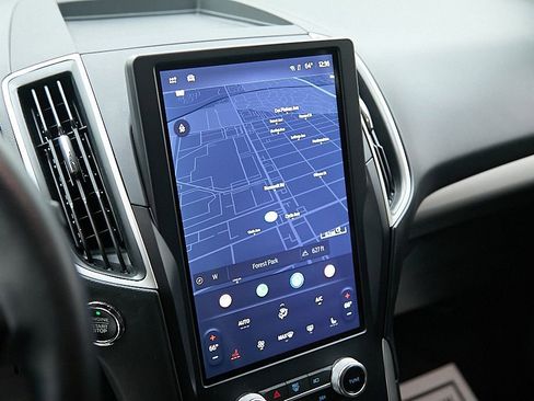 Used 2024 Ford Edge SEL image 15