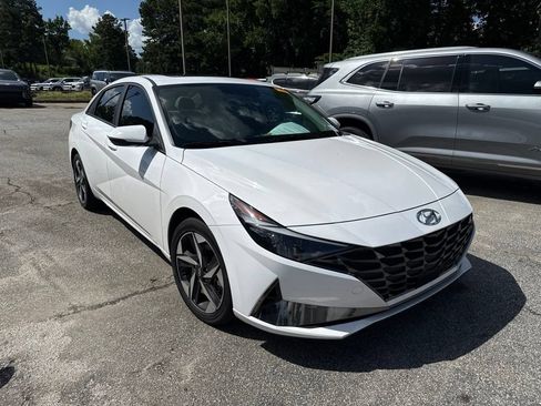 Used 2023 Hyundai Elantra Limited FWD image 3
