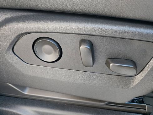 Used 2025 Chevrolet Silverado 1500 ZR2 image 29