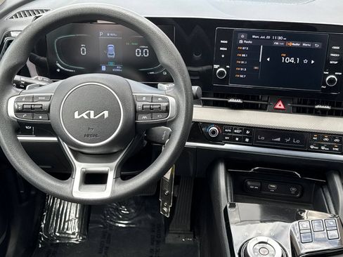 Used 2023 Kia Sportage LX AWD/4WD image 18