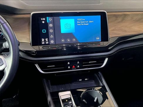 Used 2025 Volkswagen Atlas SE FWD image 5