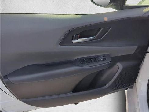 Certified 2025 Toyota Prius XLE FWD image 6