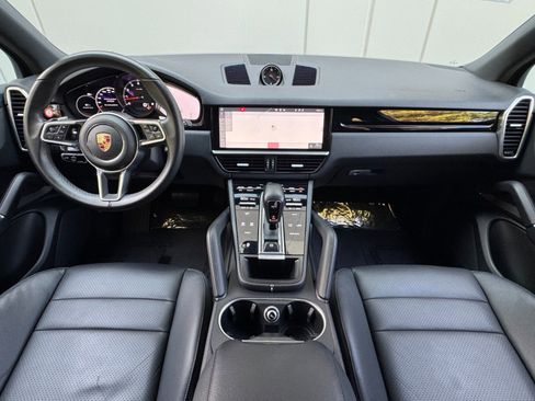 Used 2020 Porsche Cayenne image 12