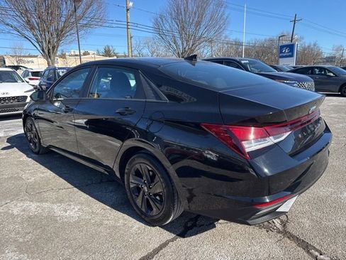 Used 2023 Hyundai Elantra SEL w/ Cargo Package image 20