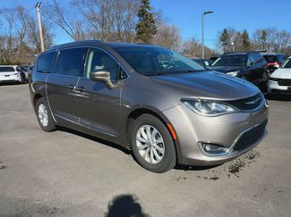 Used 2018 Chrysler Pacifica Touring-L video 2