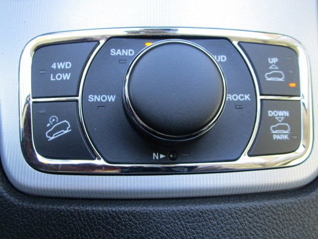 Used 2020 Jeep Grand Cherokee Summit w/ Platinum Series Group AWD/4WD image 17