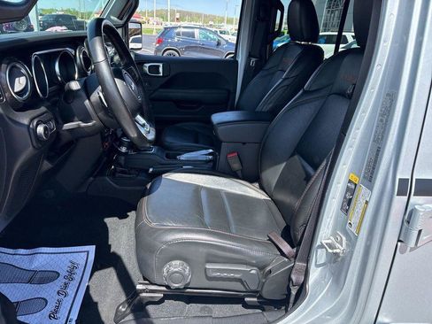 Used 2022 Jeep Wrangler Unlimited Rubicon w/ Xtreme Recon 35" Tire Package image 9