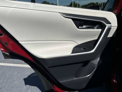 Used 2021 Toyota RAV4 XLE FWD image 12