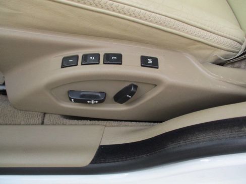 Used 2012 Volvo XC70 3.2 AWD/4WD image 11