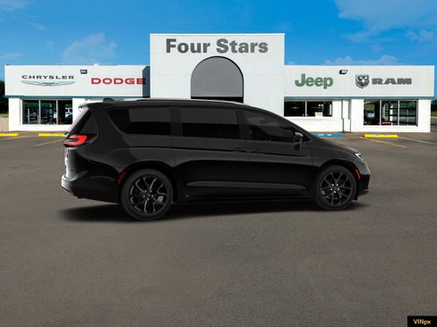 New 2026 Chrysler Pacifica Limited image 12