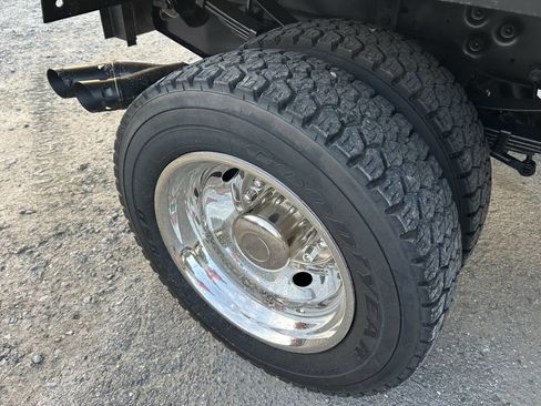 Used 2012 Ford F550 4x4 SuperCab Super Duty w/ XL Value Pkg image 12