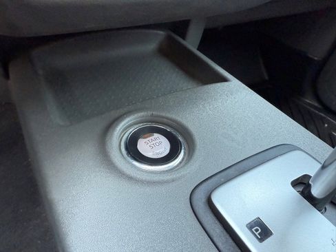 Used 2021 Nissan Frontier SV w/ Midnight Edition Floor Mats image 27