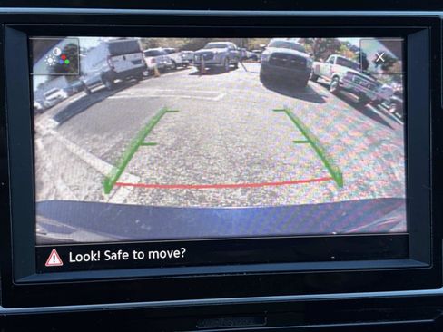 Used 2021 Volkswagen Tiguan S image 24