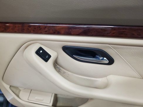 Used 2001 BMW 530i Sedan image 18