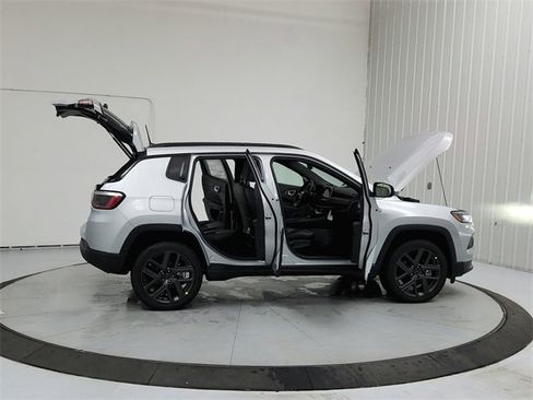 New 2026 Jeep Compass Latitude image 16