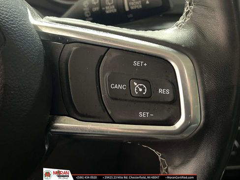 Used 2018 Jeep Wrangler Unlimited Sahara image 22
