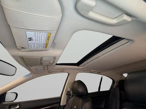 Used 2011 INFINITI G37 Journey w/ Premium Pkg image 32