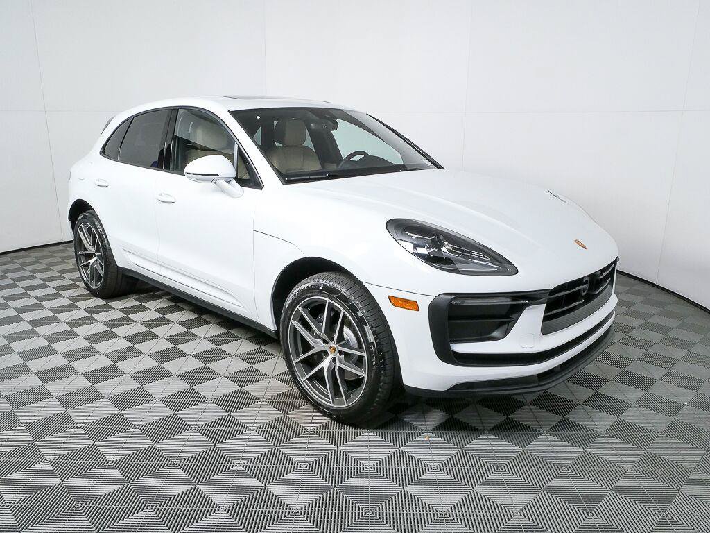 Certified 2026 Porsche Macan AWD/4WD image 25