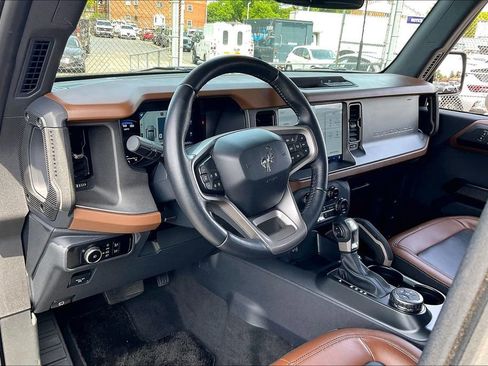 Used 2024 Ford Bronco Outer Banks AWD/4WD image 13