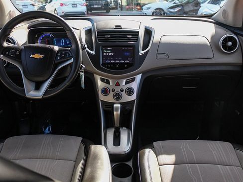 Used 2015 Chevrolet Trax LT w/ LT Sun and Sound Package image 13