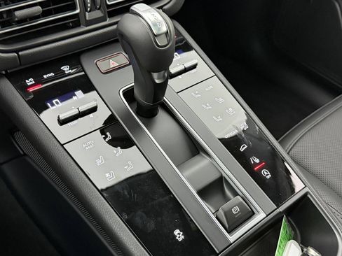 Certified 2026 Porsche Macan AWD/4WD image 23